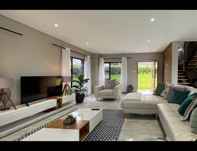 3 BEDROOM TOWNHOUSE FOR SALE IN LEONARD